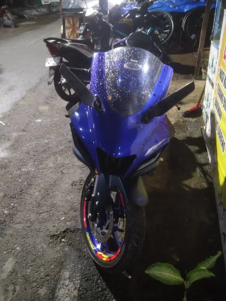 Yamaha R15 v4 Sport 2023 kondisi mulus.