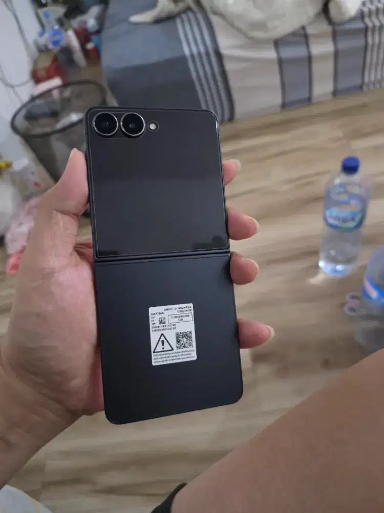 Flip 7 12/512 mulus like new(kelengkapan HP+dus oem+kabel)nominus,gara