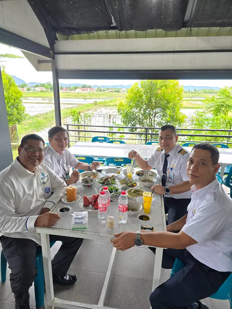 Dicari waiters untuk jualan nasi