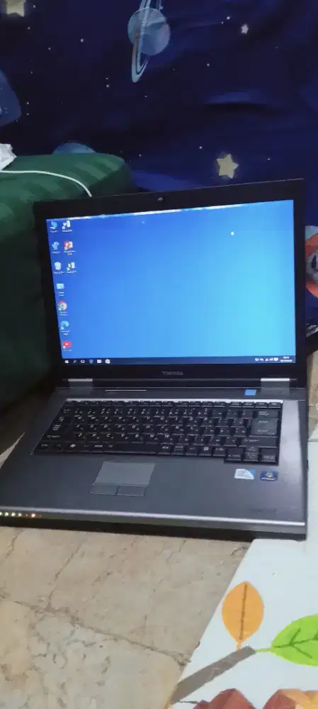 Laptop Toshiba bekas