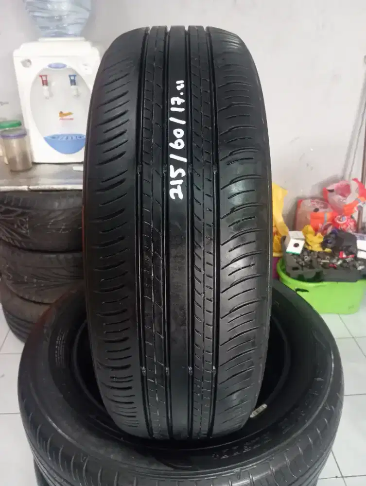 Ban Mobil Bekas Inova Zenix Dunlop 215/60R17 4pcs Konrdisi 80 persen