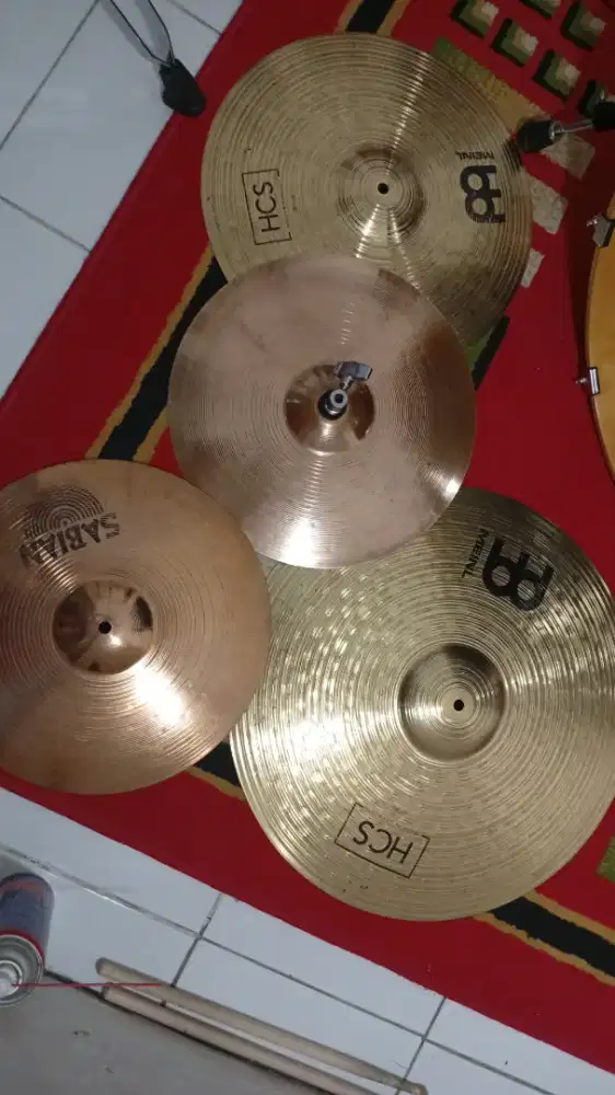 Cymbal set alat musik