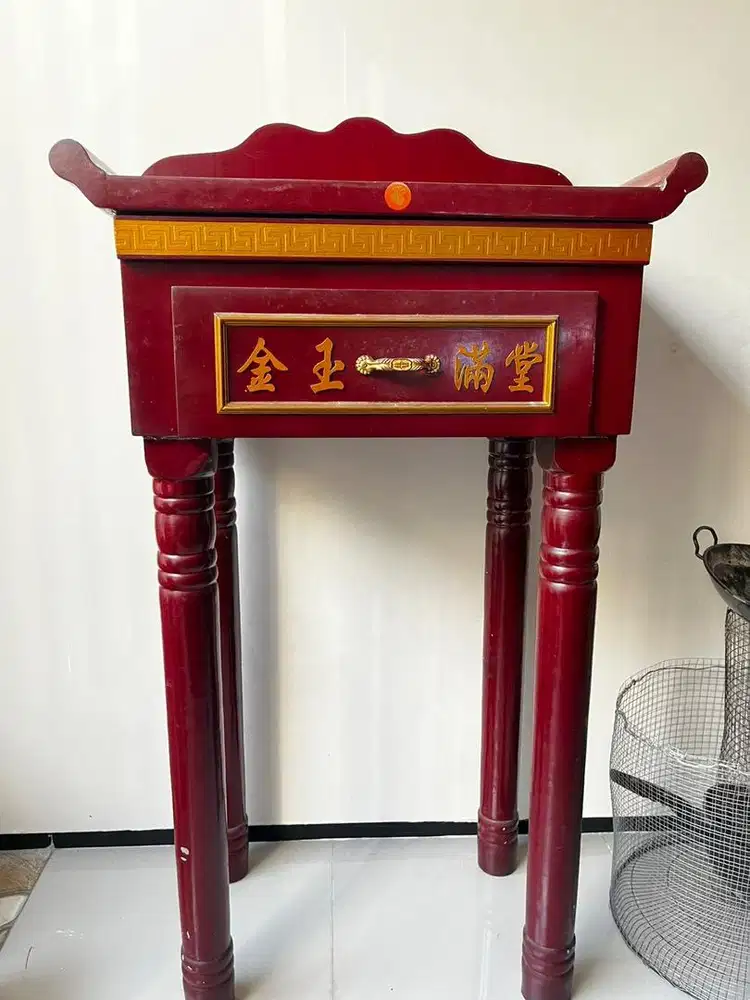 DIJUAL ALTAR SEMBAHYANG