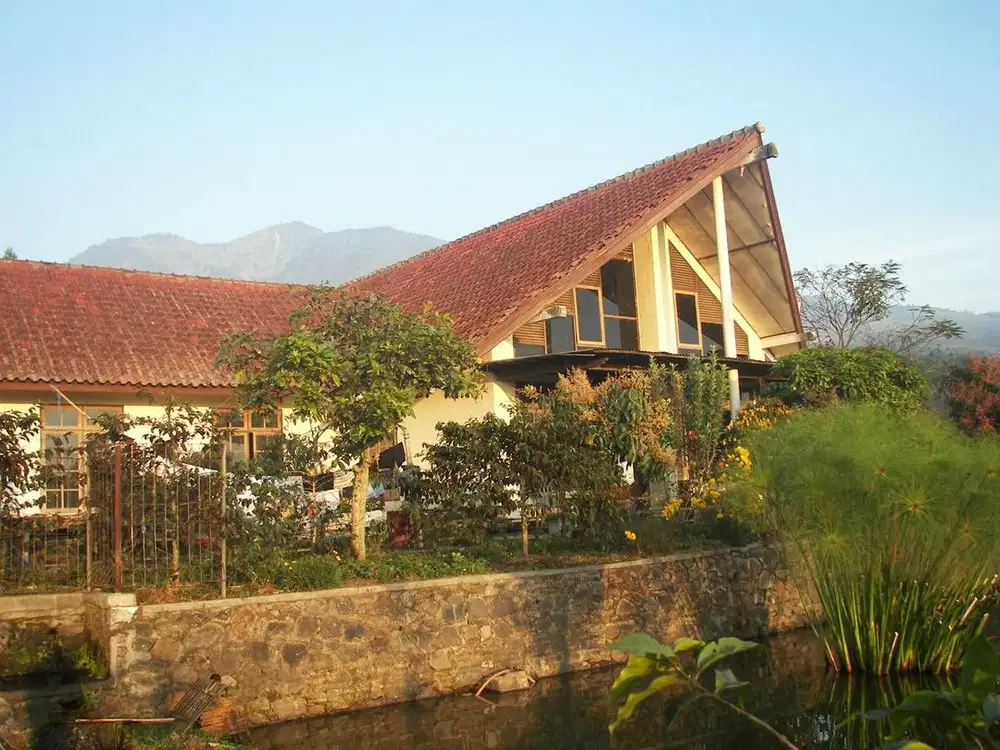 Dijual Rumah Kebun + Kolam Ikan | View Gunung Cikuray, papandayan