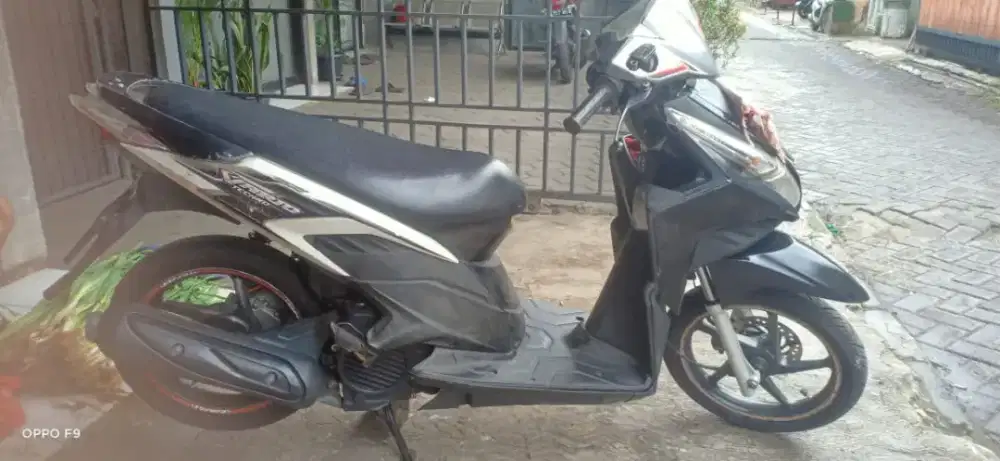 Dijual HONDA VARIO TEKNO KARBU CBS 2011 mesin halus STNK BPKB LENGKAP