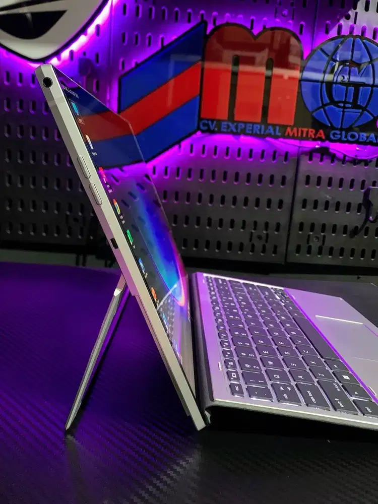Laptop Tablet core  i5 11th Gen//8GB/256/backlight/Win 11/TAHUN 2023