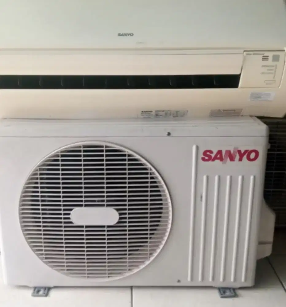 AC sanyo 1/2 pk