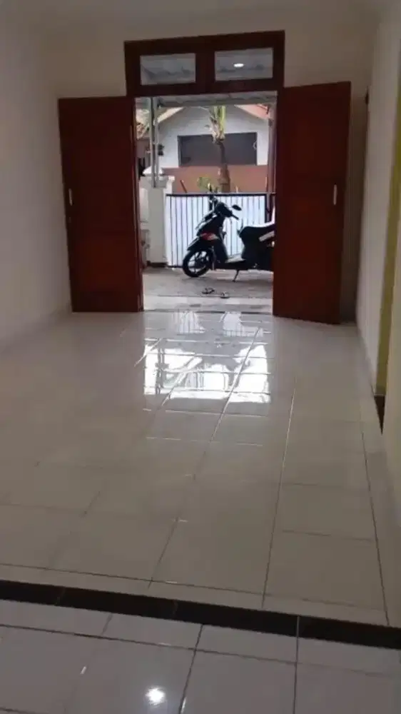 Sewakan Rumah Hook 1 Lt 
Taman Harapan Baru (THB) Bekasi kota