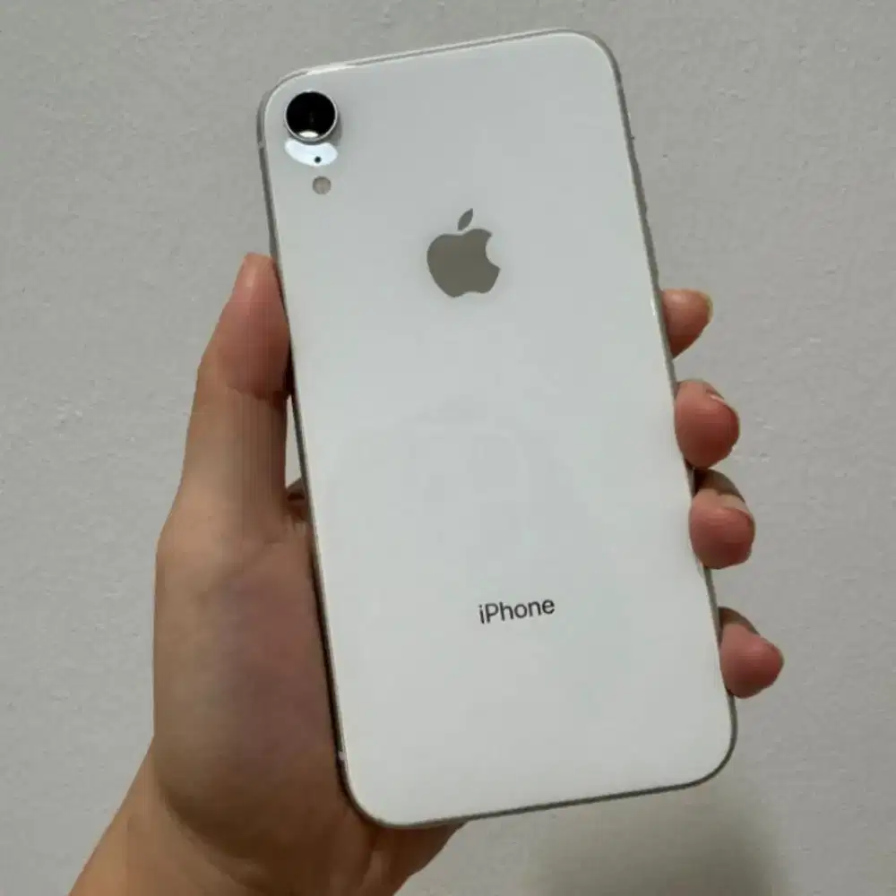 Apple xr barang mulus cuma terkunci