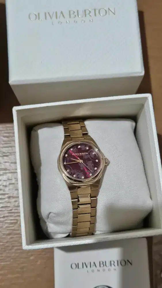 Jam Tangan Wanita Olivia Burton fullset including Box