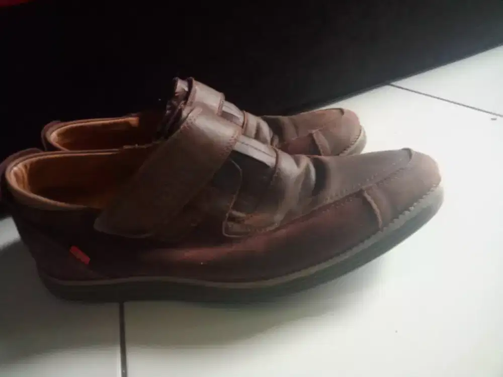 Jual sepatu KICKERS original size42made in China lokasi cilebut