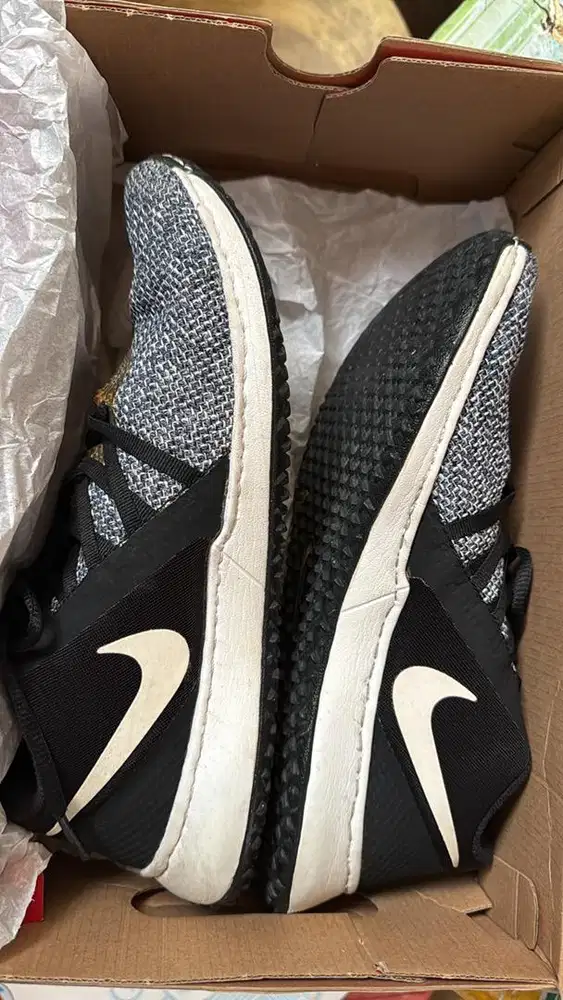 Sepatu Nike uk 41 Like new