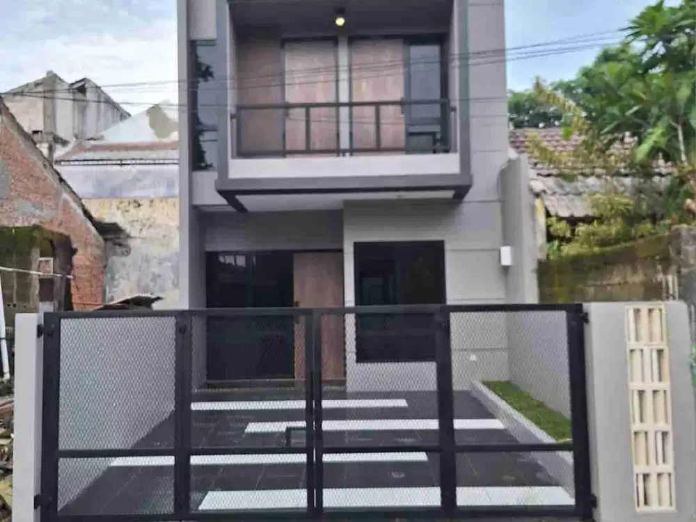 Dijual Rumah 2 Lantai Modern Minimalist di Dalam Perumahan Cibinong