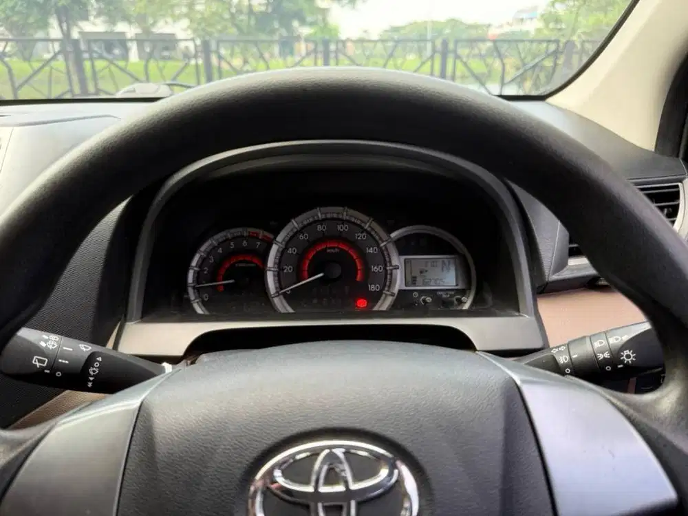 Jual cepat BU - toyota avanza (2015)
