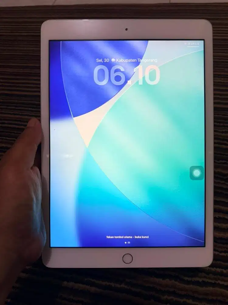 IPAD GEN 8 - 32GB WIFI ONLY FULLSET MURAAAAH