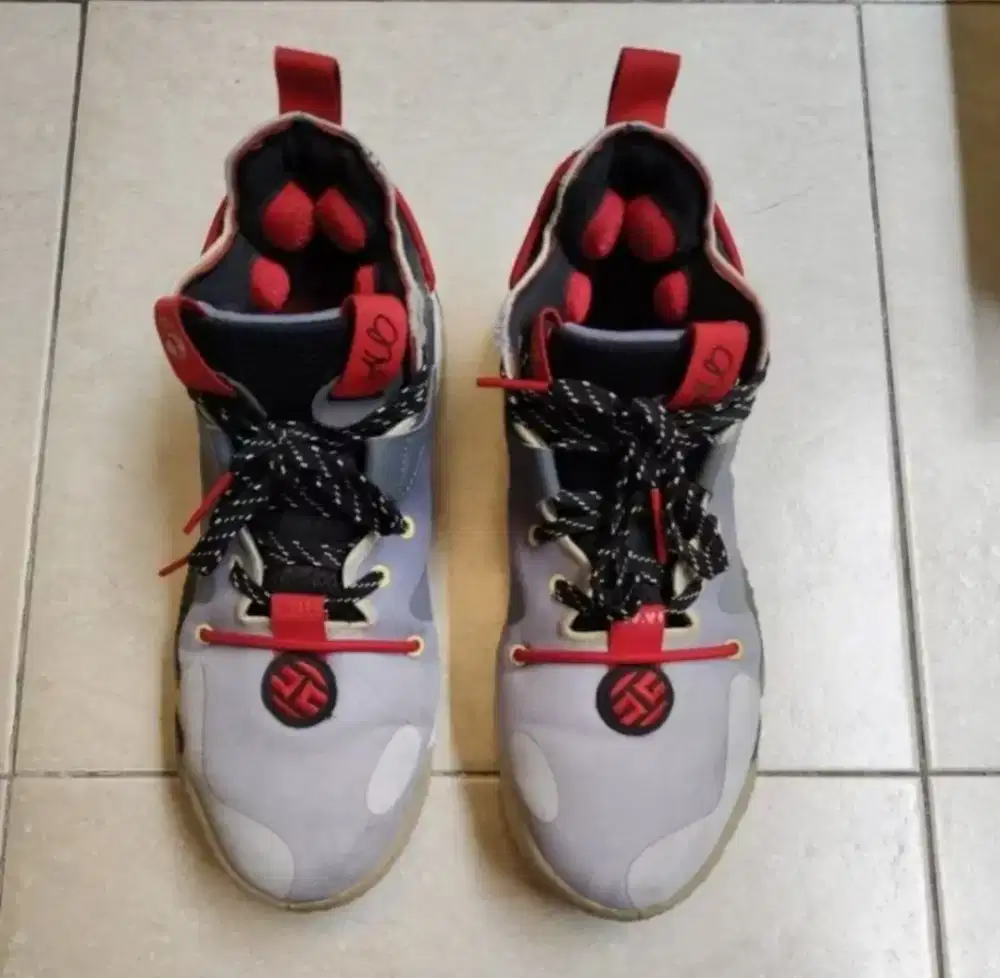 Sepatu Basket Adidas preloved