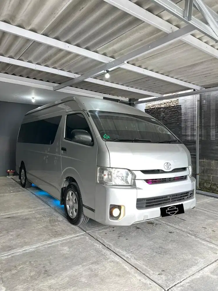 Hiace commuter 2017