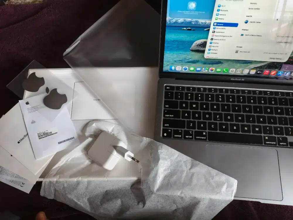 Macbook Air M1 like new fullset mulus fungsi 100% normal model 2020