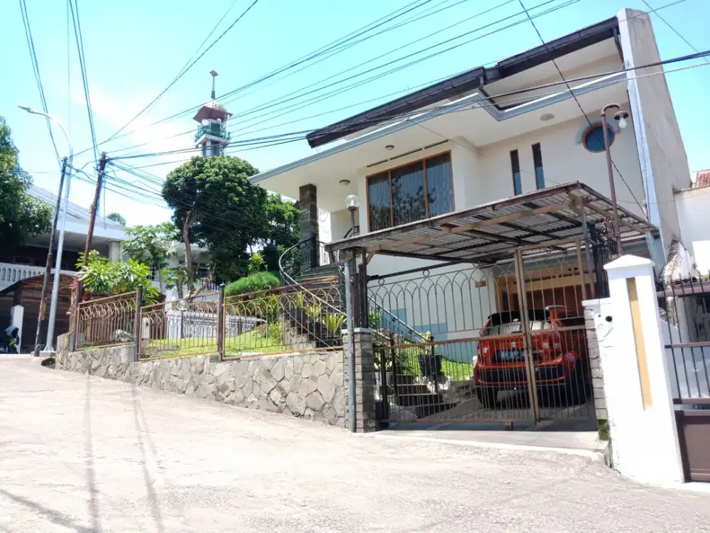 Setraindah pasteur rumah murah design mediteran eksklusif nyaman terawat murah