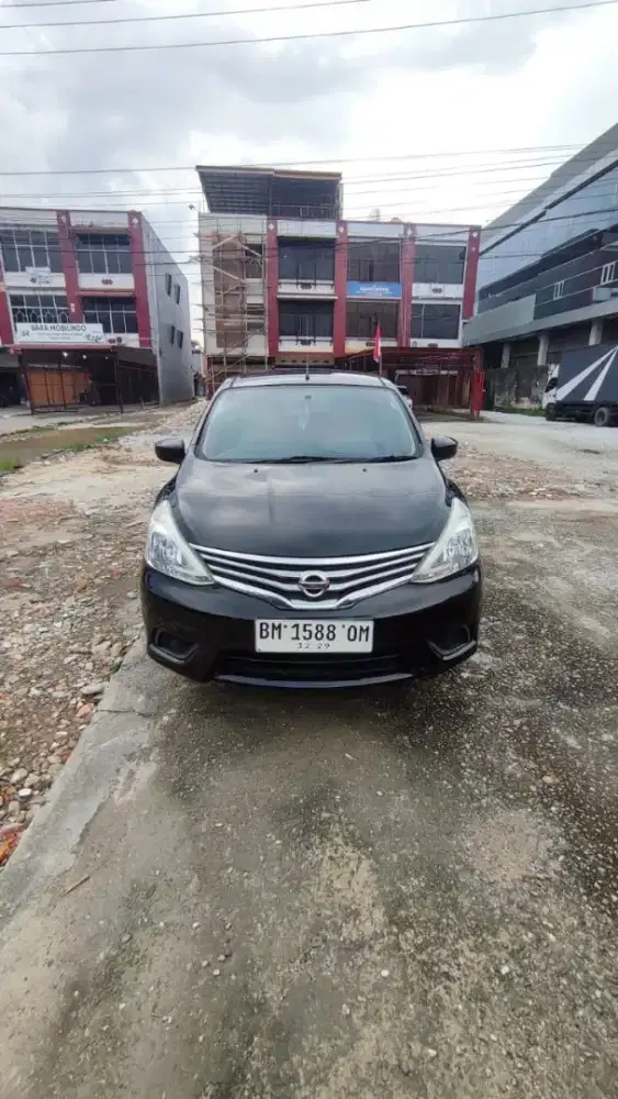 Nissan Grand livina SV Autometic A/T