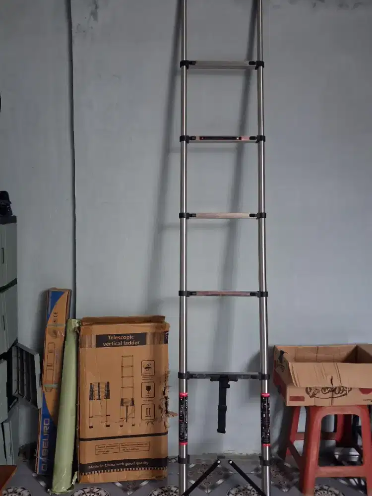 Tangga telescopik joss