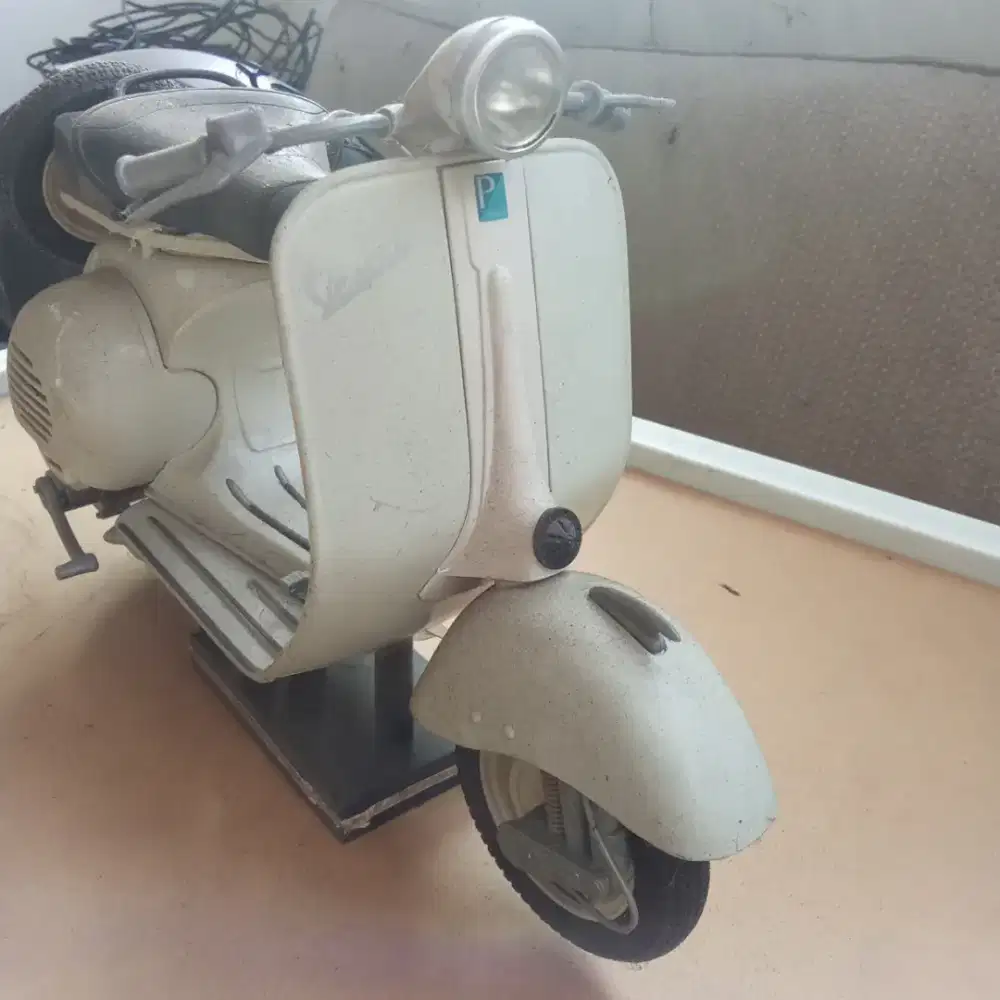Vespa Piaggio diecast 1:16