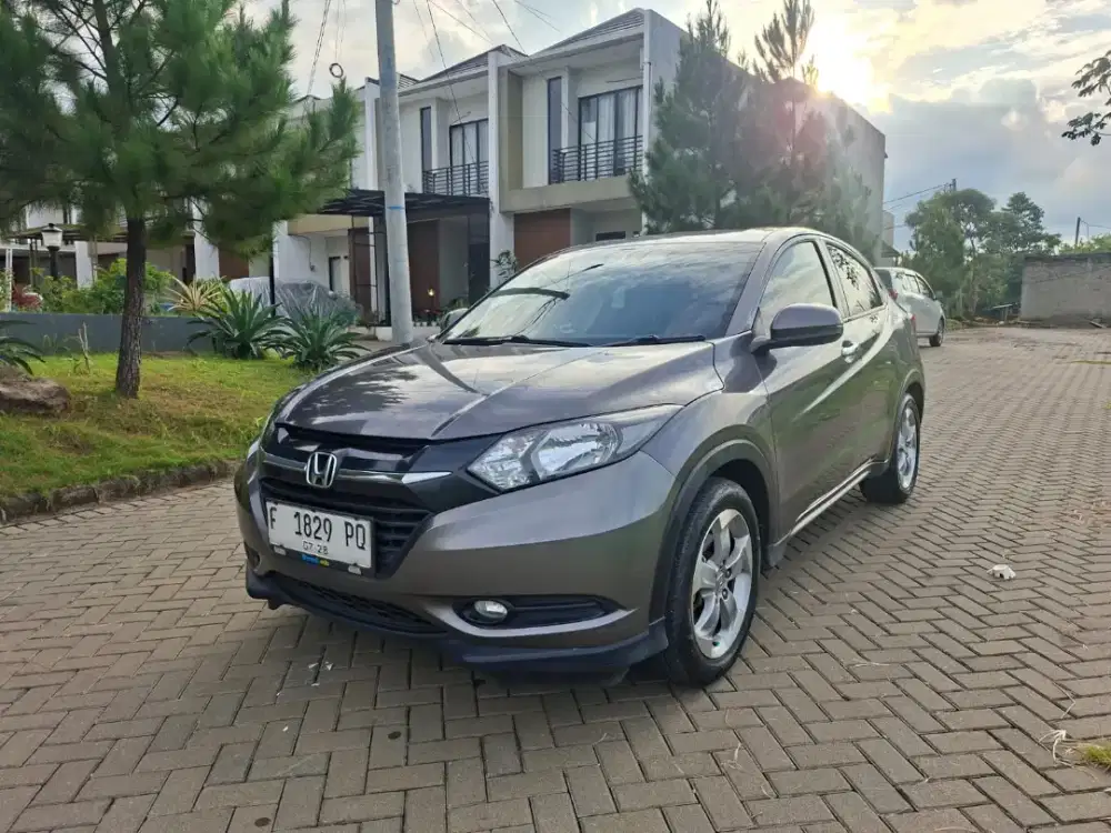 Honda HRV E Cvt thn 2017 plat f