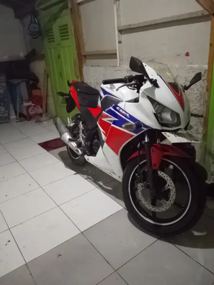 CBR 2015 plat Pemalang pajak on