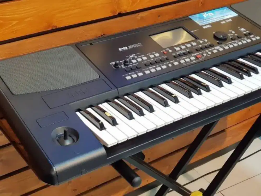 Keyboard Korg PA300