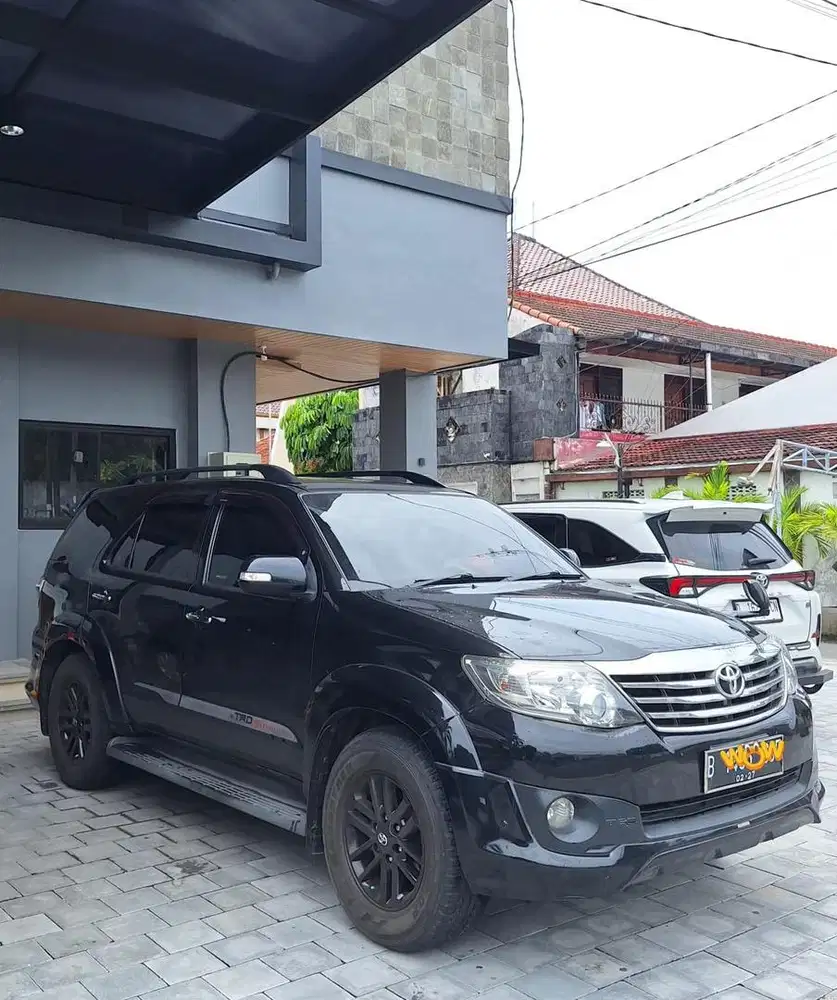 Dijual Toyota Fortuner G TRD S AT Bensin 2011, Kondisi Orisinil!
