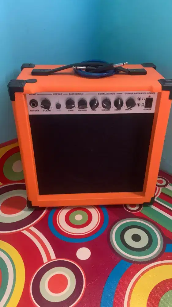 ampli gitar udh ada distorsi nya