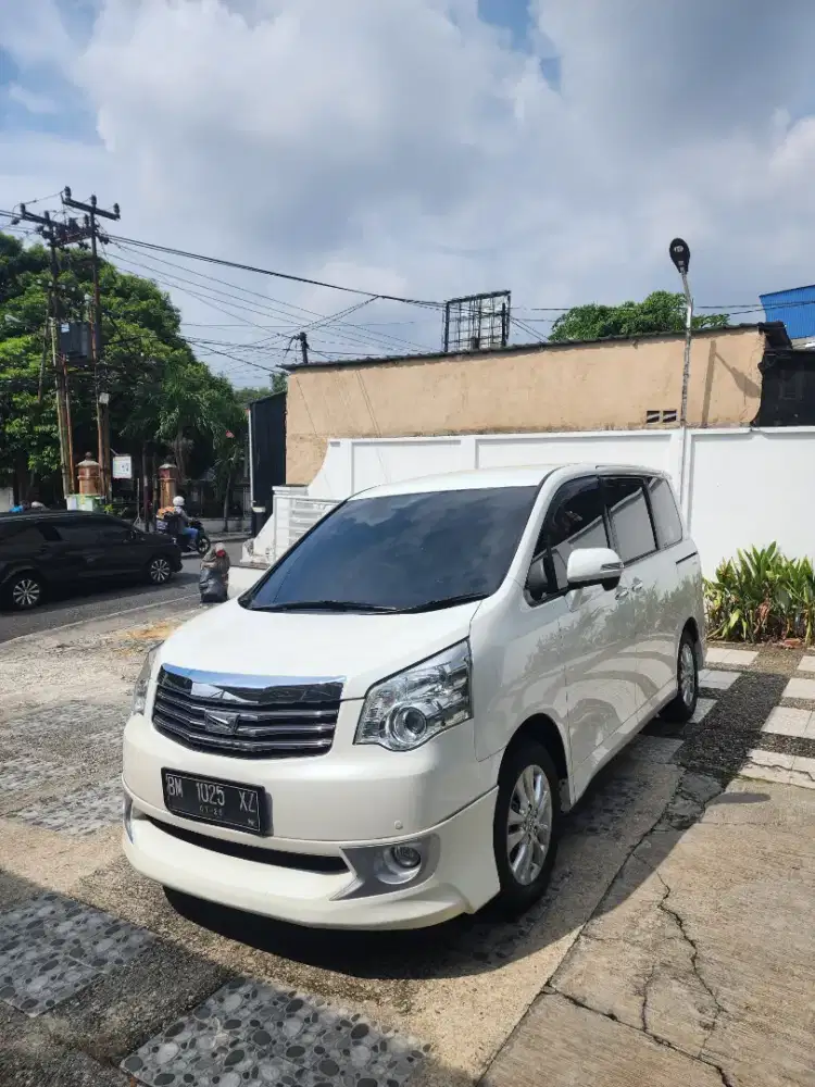 Toyota NAV 1 V limited 2015