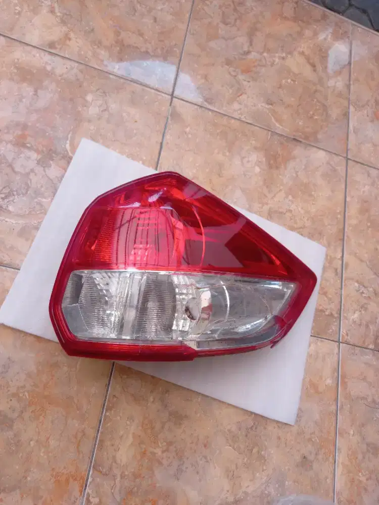 Stop lamp belakang sebelah kanan, Original Suzuki Ertiga 2015