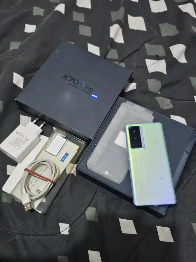 Vivo X70 Pro 12/256 Aurora Dawn Fullset Like New!
