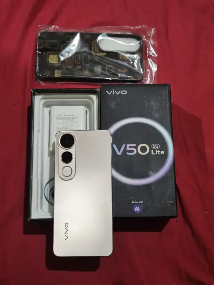 JUAL hp siap pakai Vivo V50 Lite 5g ram 8gb istimewa grns resmi 05 26
