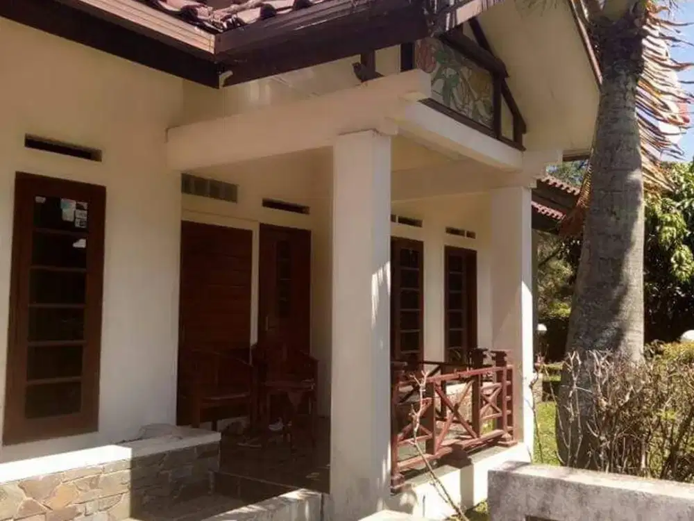 Rumah bagus siap huni halaman luas di Gunung Batu Bandung