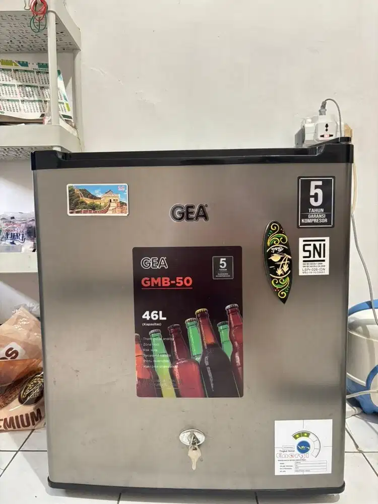 GEA Kulkas Mini Bar 46 L