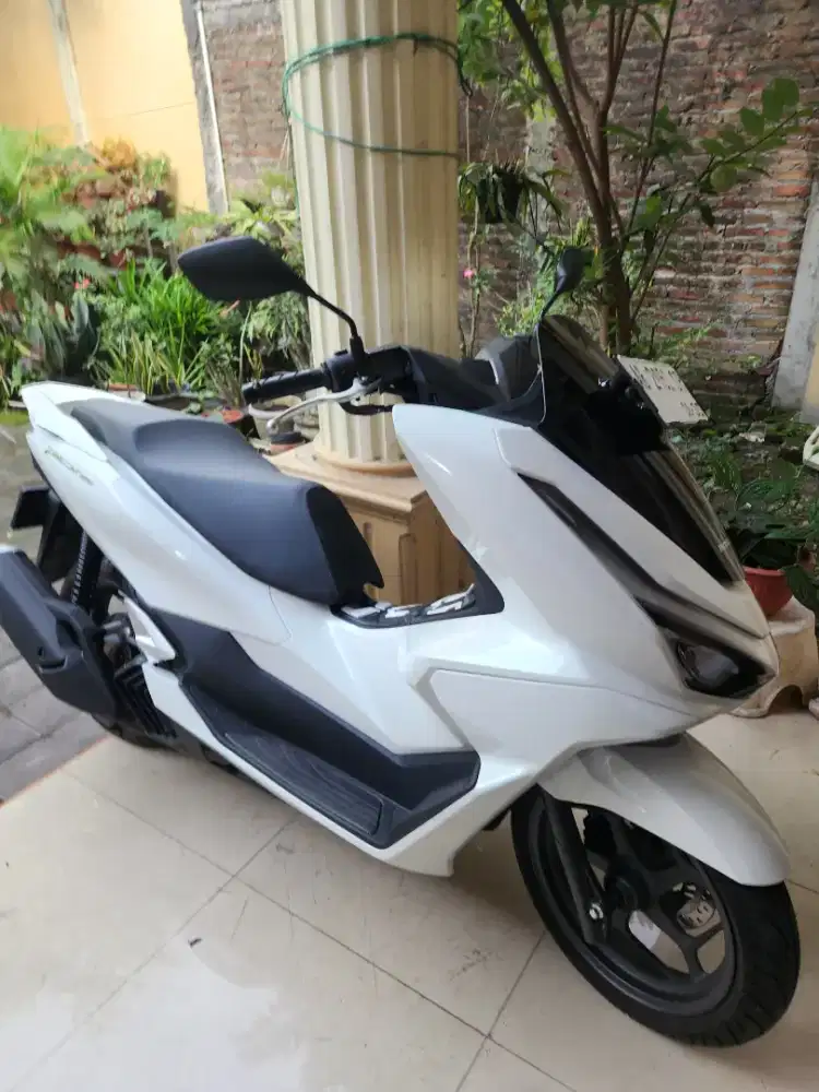 Pcx 160 putih 2025 akhir low 700km gbm