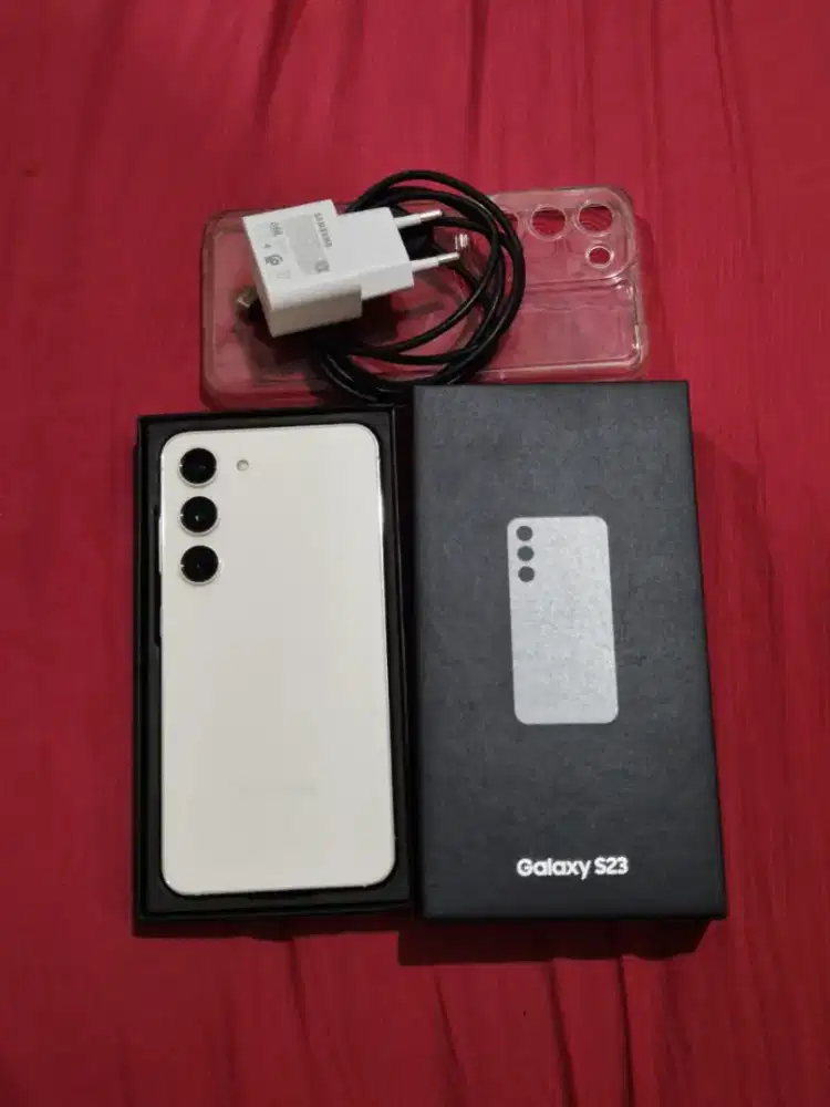 Jual hp bekas tangan pertama Samsung s23 8/256 super likenew istimewa