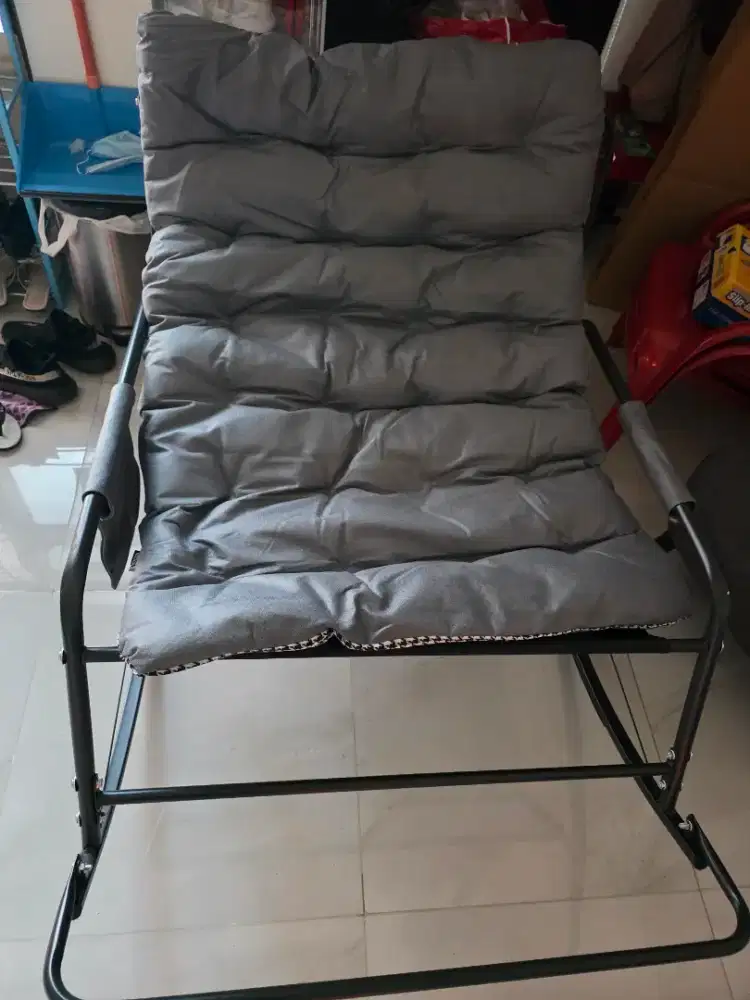 Kursi goyang merk kucadi