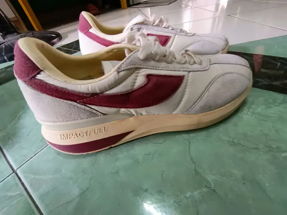 COMPASS VELOCITY CREME. BACA DETAIL