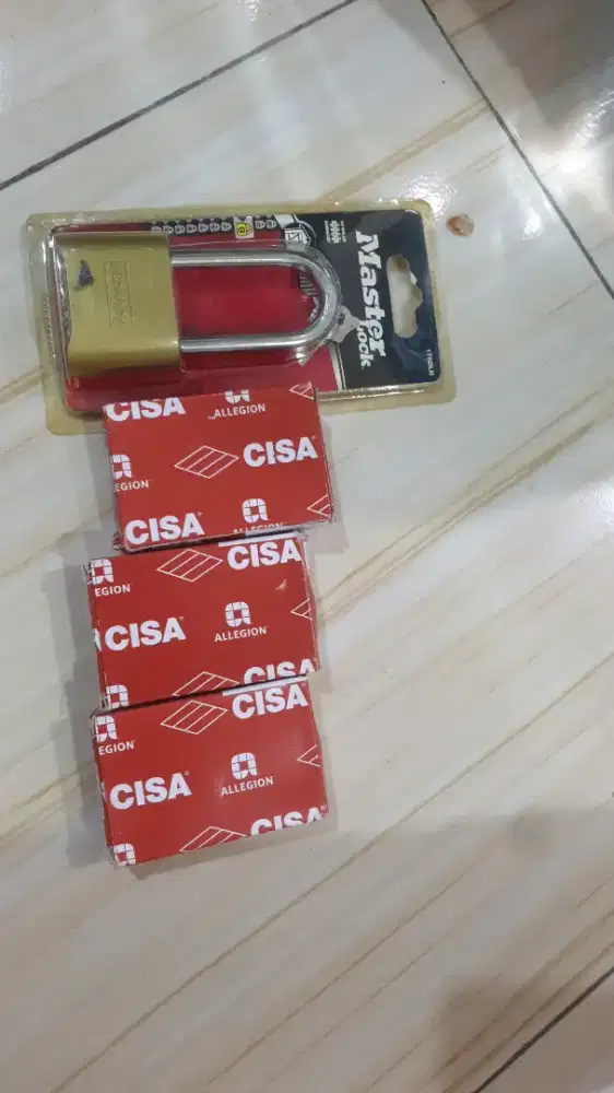 Gembok cisa dan master lock