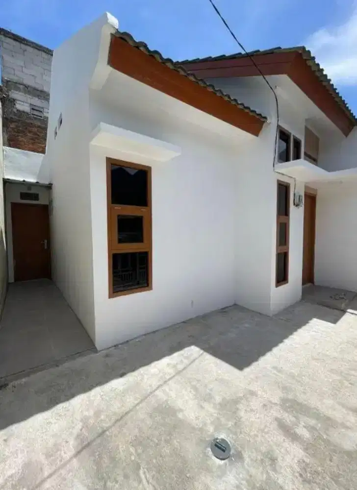 DI JUAL RUMAH SIAP HUNI DASANA INDAH
