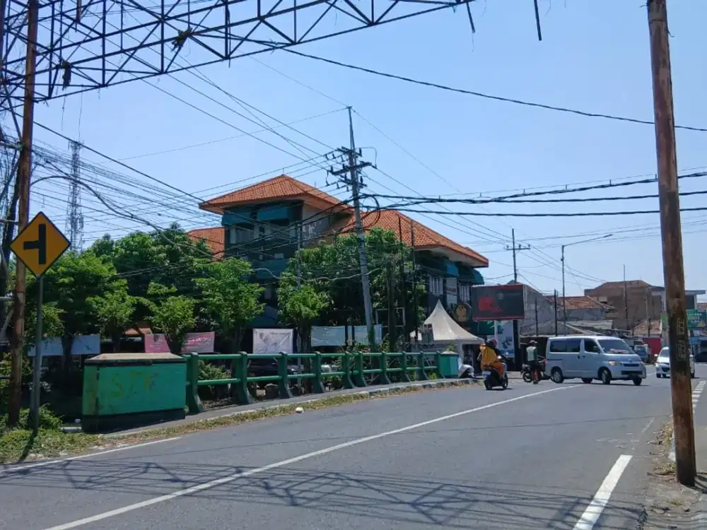 HARUS TERJUALSEGERA, RUMAH USAHA DI RAYA TANGGULANGIN DERETAN SHOWROOW TAS & SEPATU..MURAH, HITUNG TANAH AJAHH