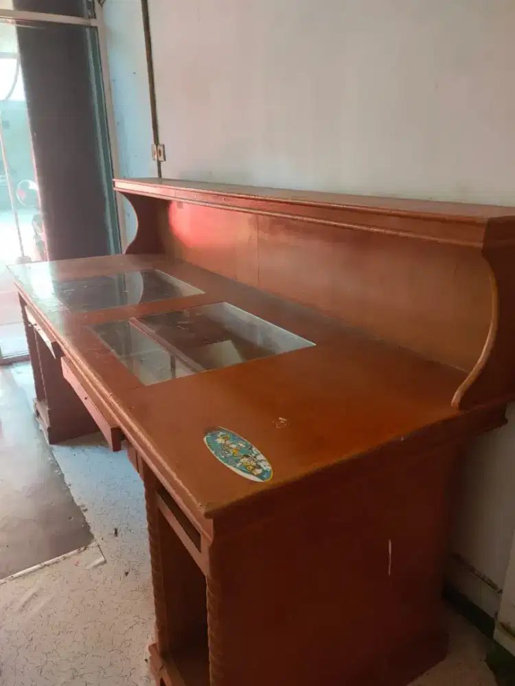 Meja Resepsionis bekas