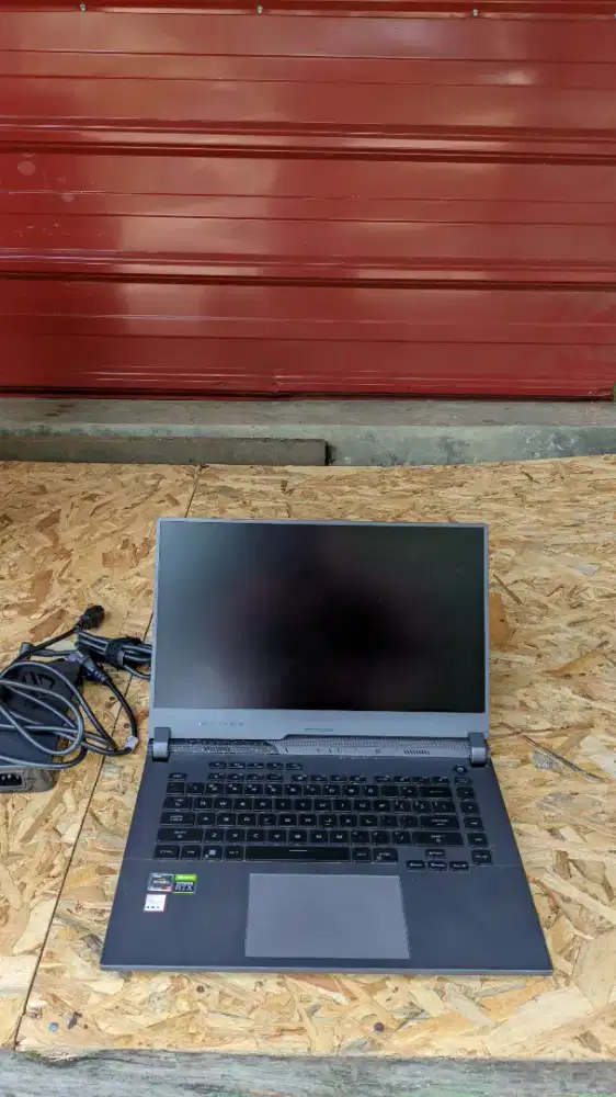 ASUS ROG Strix RTX 3070Ti 8GB Ryzen 7 6800H 24GB RAM 1TB SSD