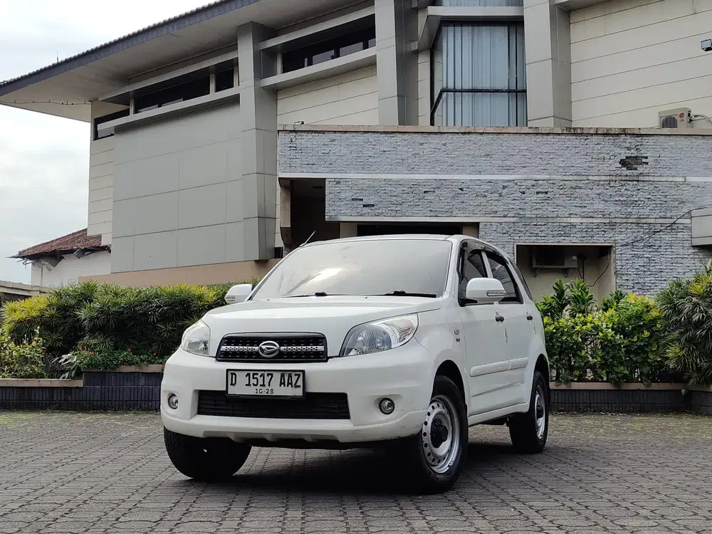 Terios TS Extra 2013 AT Putih Facelift Airbag Double Blower