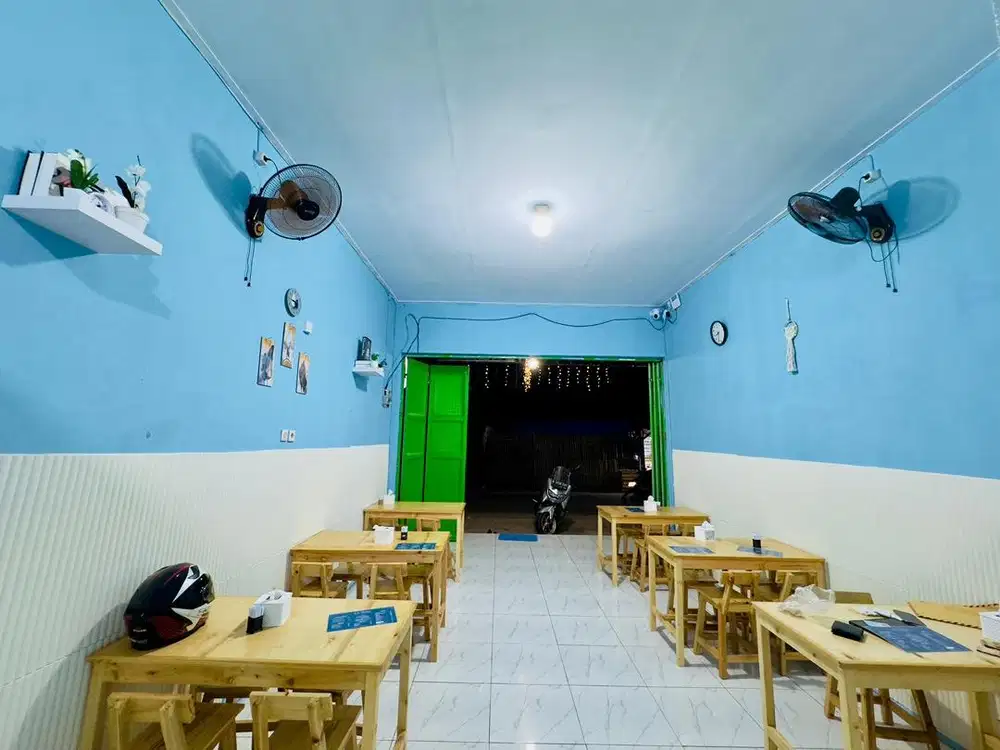 Meja dan Kursi untuk jualan