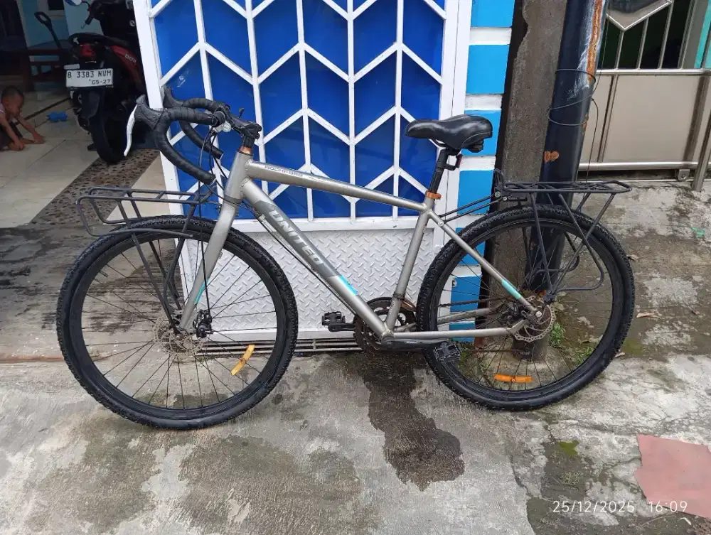 SEPEDA TOURING UNITED ROCKFORD