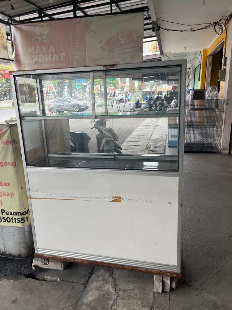 Etalase untuk usaha murah (2 unit). Harapan Indah, bekasi